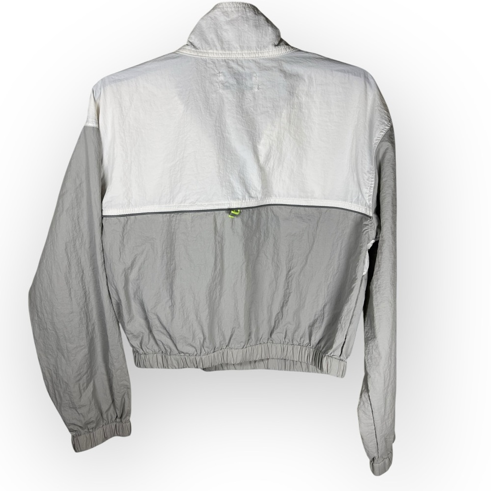 SALE 🍒 Urban Outfitters Cinched 90’s Style Popover Windbreaker - Picture 2 of 6